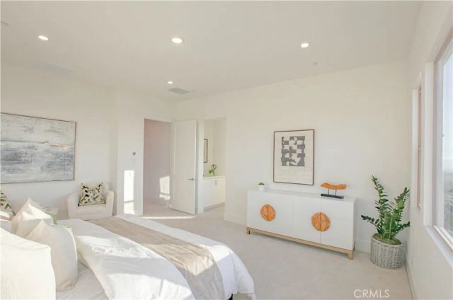 137 Oakstone, Irvine, CA 92618