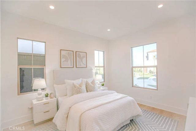 137 Oakstone, Irvine, CA 92618