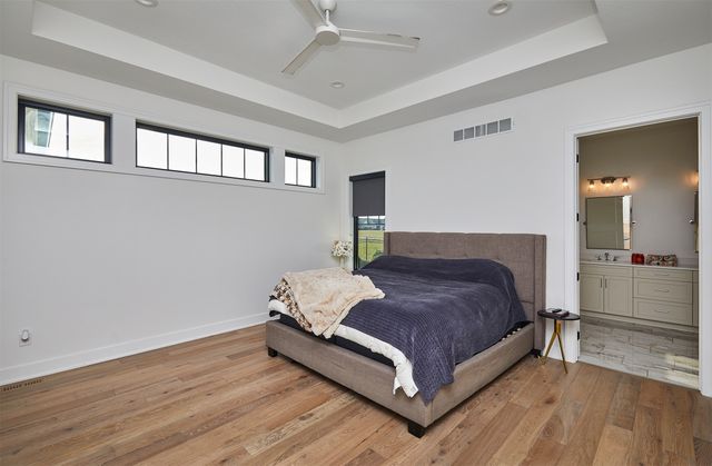 814 SW Prairie Trail Parkway, Ankeny, IA 50023