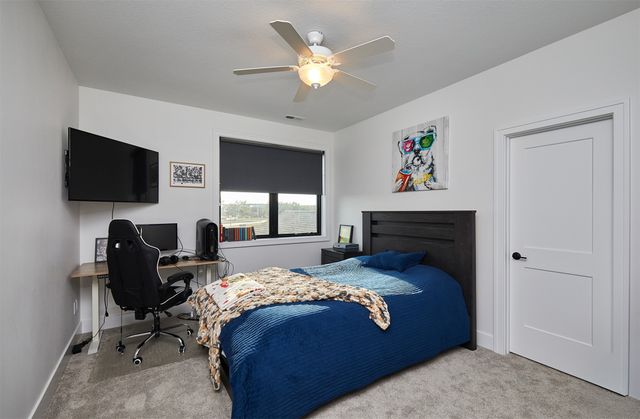 814 SW Prairie Trail Parkway, Ankeny, IA 50023