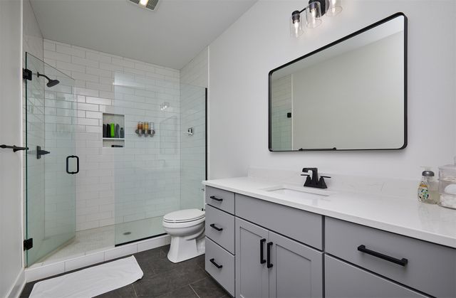 814 SW Prairie Trail Parkway, Ankeny, IA 50023