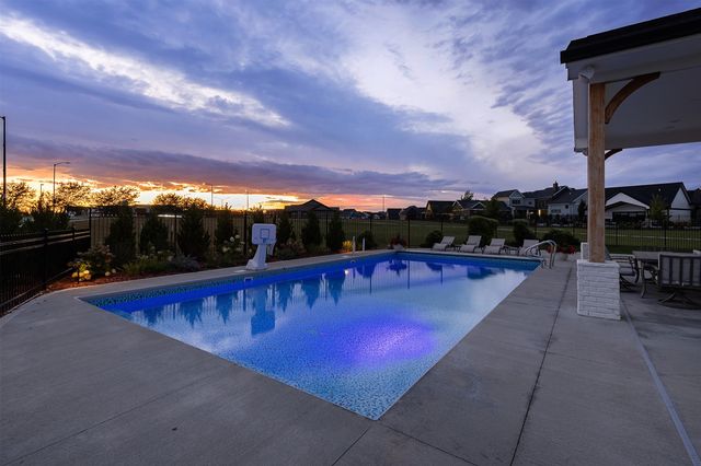 814 SW Prairie Trail Parkway, Ankeny, IA 50023