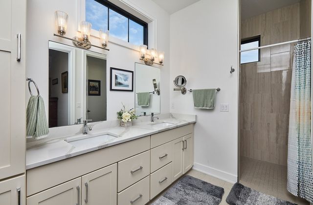 814 SW Prairie Trail Parkway, Ankeny, IA 50023