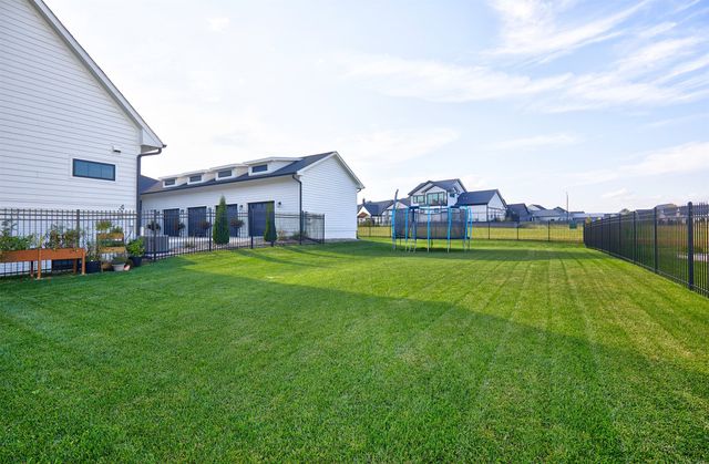 814 SW Prairie Trail Parkway, Ankeny, IA 50023