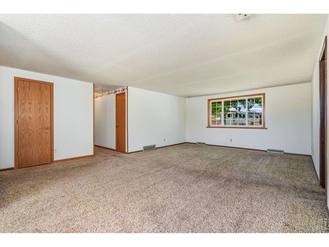 201 Namaqua Rd, Loveland, CO 80537