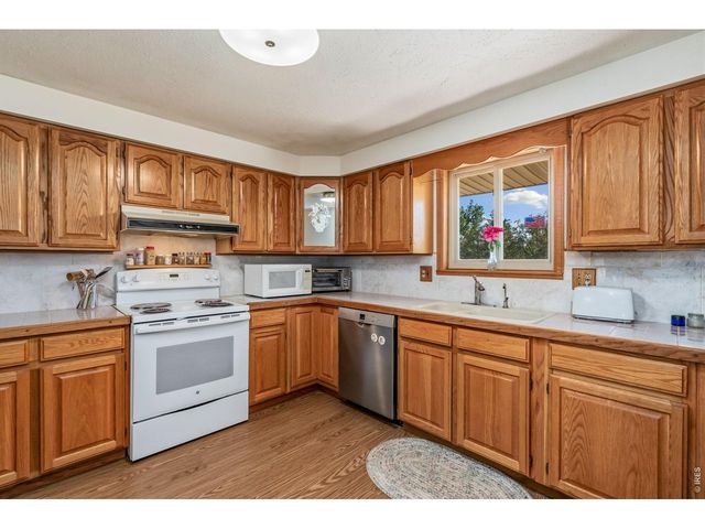 201 Namaqua Rd, Loveland, CO 80537
