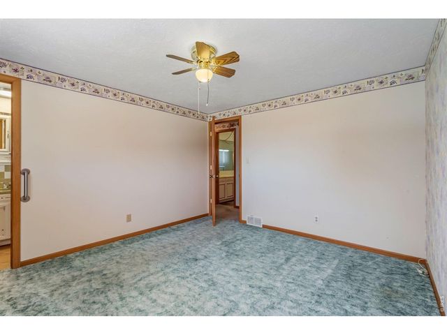 201 Namaqua Rd, Loveland, CO 80537