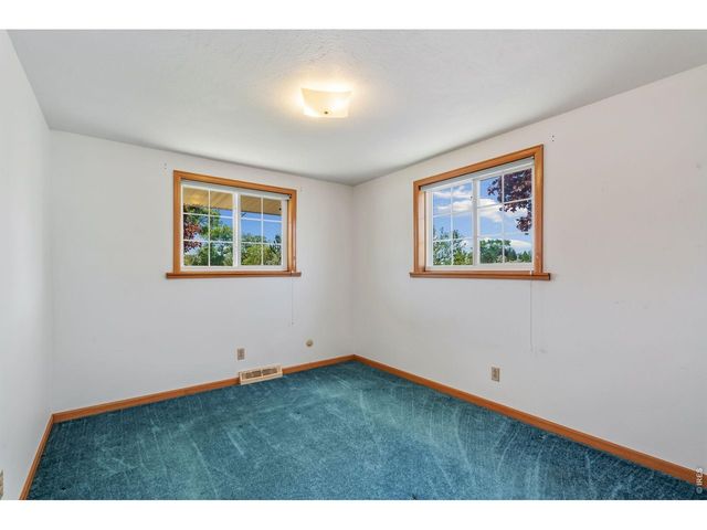 201 Namaqua Rd, Loveland, CO 80537
