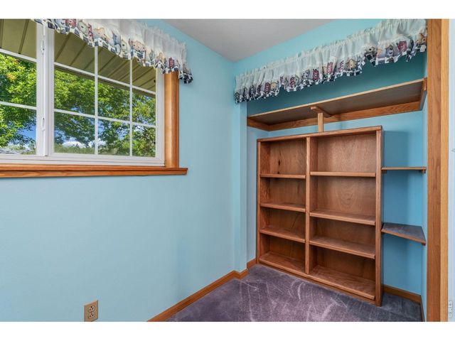 201 Namaqua Rd, Loveland, CO 80537
