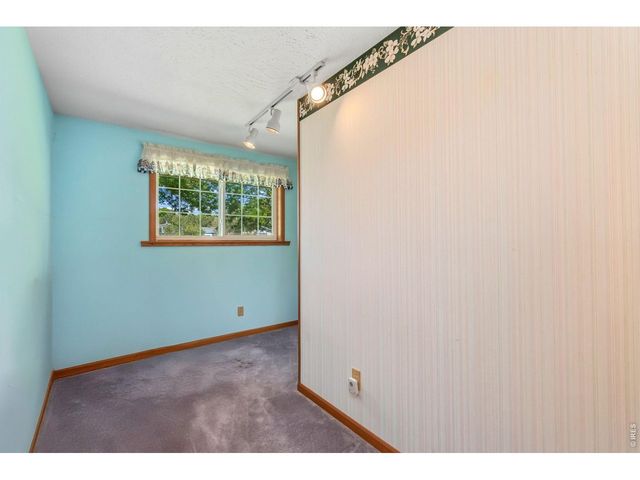 201 Namaqua Rd, Loveland, CO 80537