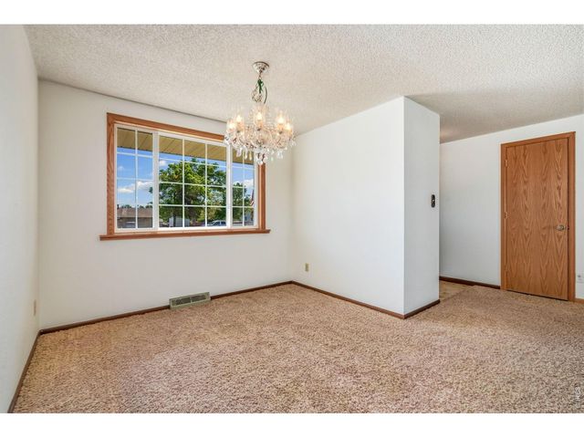 201 Namaqua Rd, Loveland, CO 80537