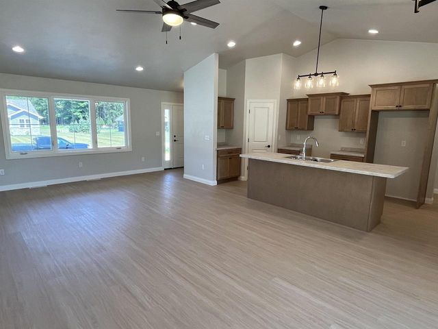 1970 PENNY LANE, New London, WI 54961