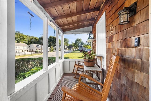 77 South St, Plymouth, MA 02360