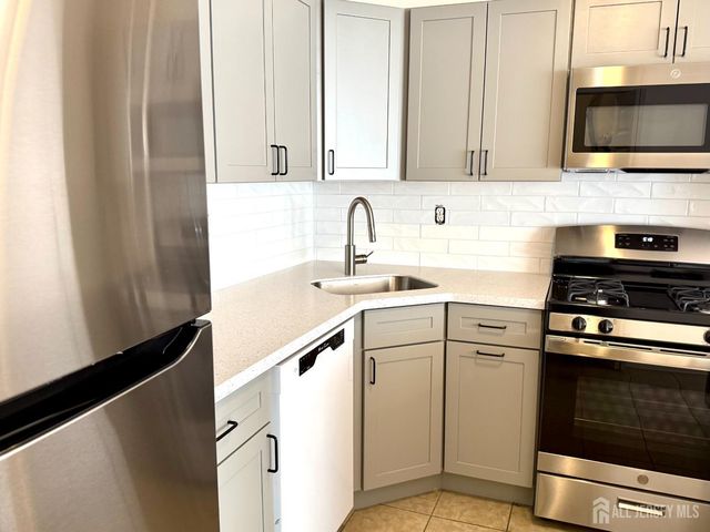 202 Pennsylvania Way, North Brunswick, NJ 08902