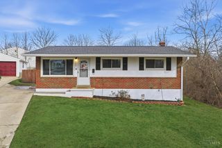 8608 Dundalk Court, Sycamore Twp, OH 45236