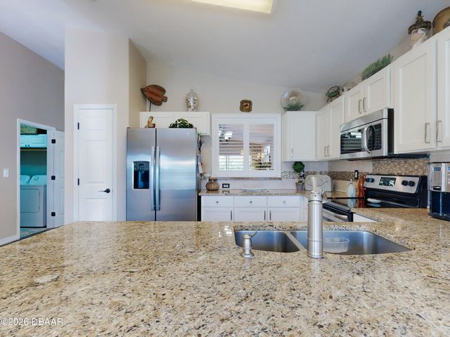 1305 Wayne Avenue, New Smyrna Beach, FL 32168