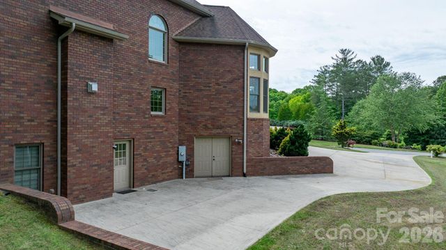 4 Royal Vista Way, Granite Falls, NC 28630