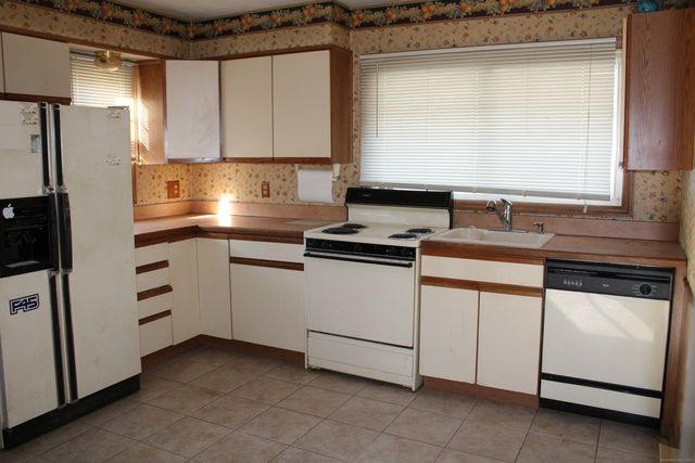 66 Stockhouse Road, Bozrah, CT 06334