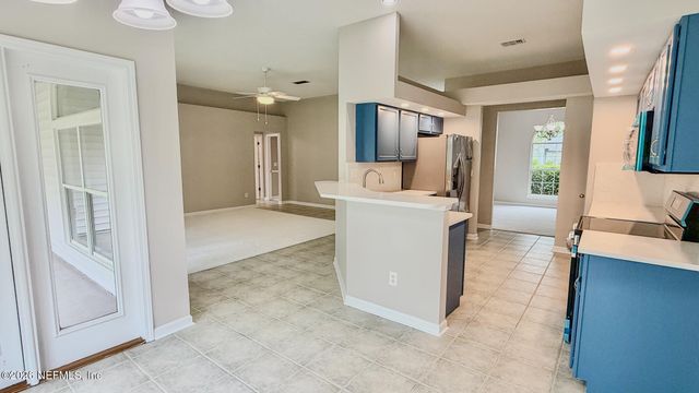 9832 OXFORD STATION Drive, Jacksonville, FL 32221