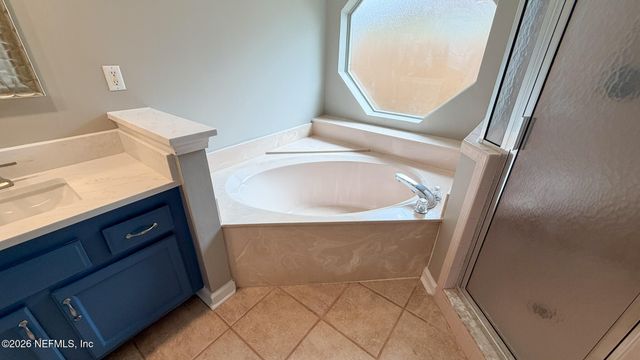 9832 OXFORD STATION Drive, Jacksonville, FL 32221