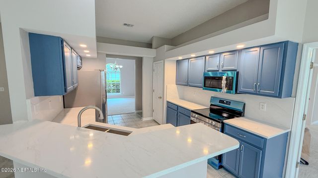 9832 OXFORD STATION Drive, Jacksonville, FL 32221