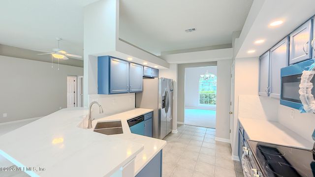 9832 OXFORD STATION Drive, Jacksonville, FL 32221
