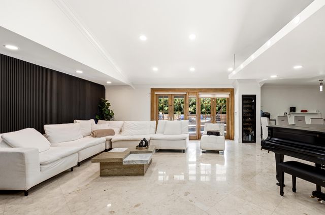 5223 Deerhurst Crescent Circle, Boca Raton, FL 33486