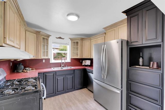 24920 Soto Rd, Hayward, CA 94544