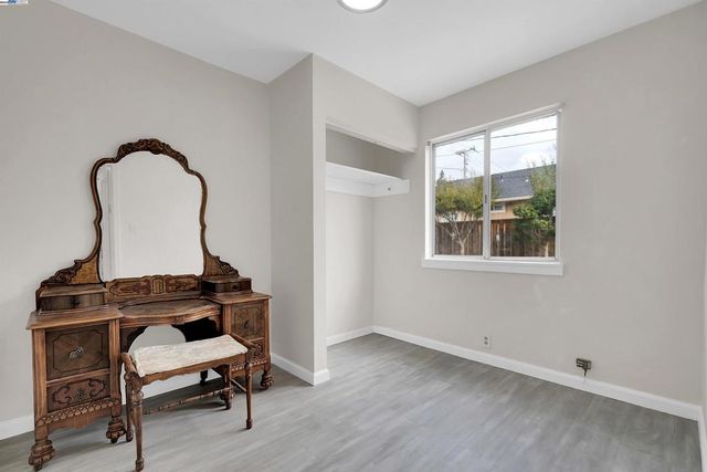 24920 Soto Rd, Hayward, CA 94544