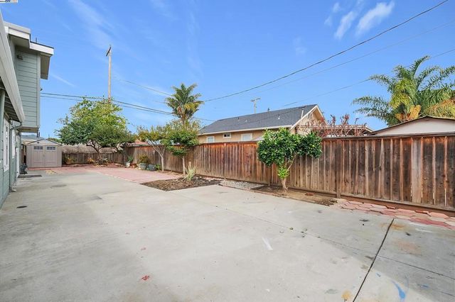 24920 Soto Rd, Hayward, CA 94544