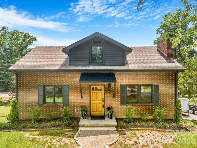 55 Cisco Road, Asheville, NC 28805