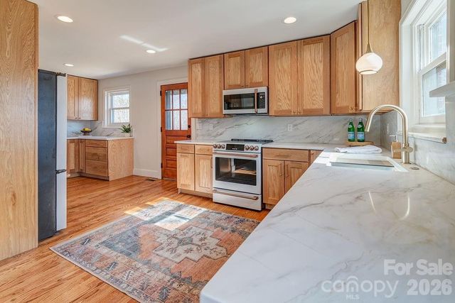 55 Cisco Road, Asheville, NC 28805