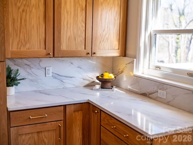 55 Cisco Road, Asheville, NC 28805