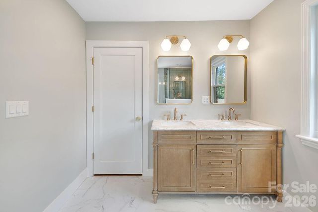 55 Cisco Road, Asheville, NC 28805