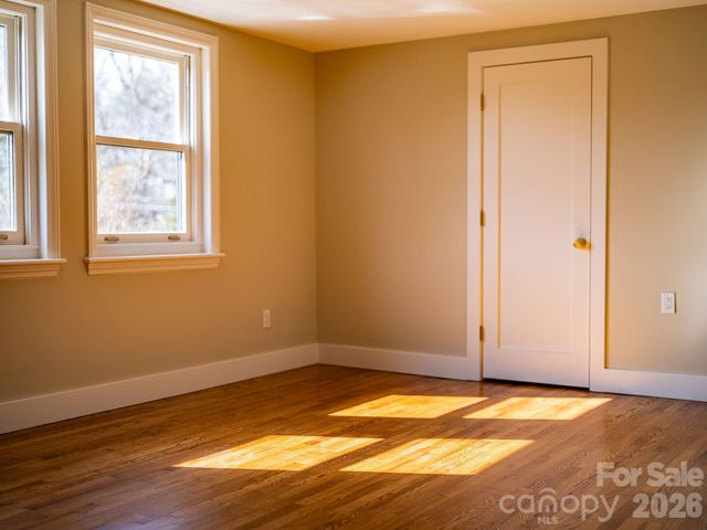 55 Cisco Road, Asheville, NC 28805