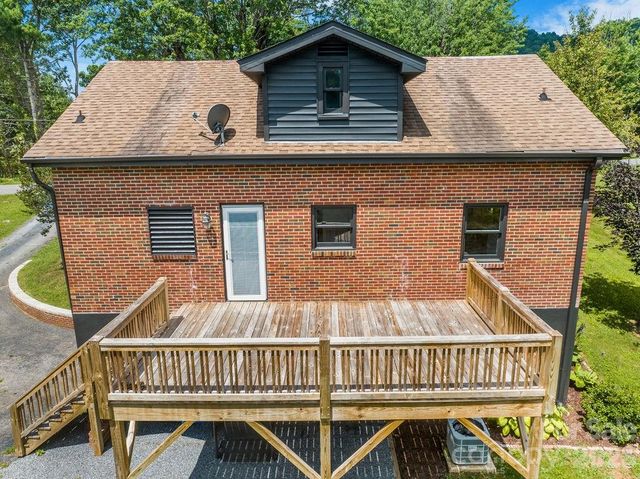 55 Cisco Road, Asheville, NC 28805