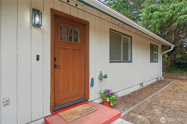 718 73rd Avenue SE, Olympia, WA 98501