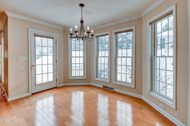 19 Christopher Way, Halfmoon, NY 12065