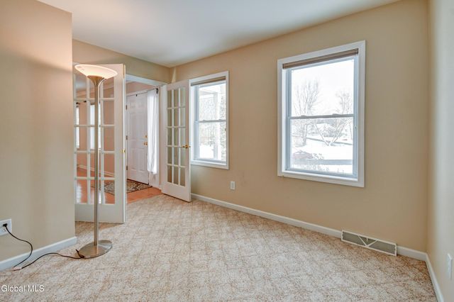 19 Christopher Way, Halfmoon, NY 12065