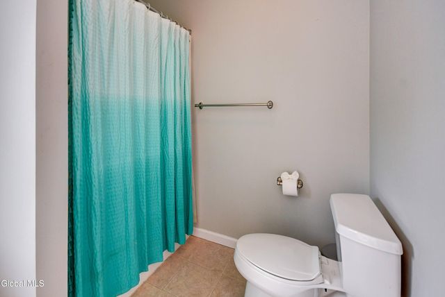 19 Christopher Way, Halfmoon, NY 12065