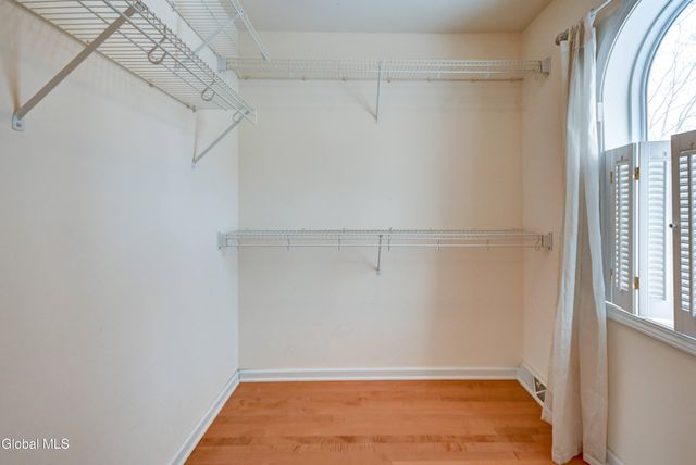 19 Christopher Way, Halfmoon, NY 12065