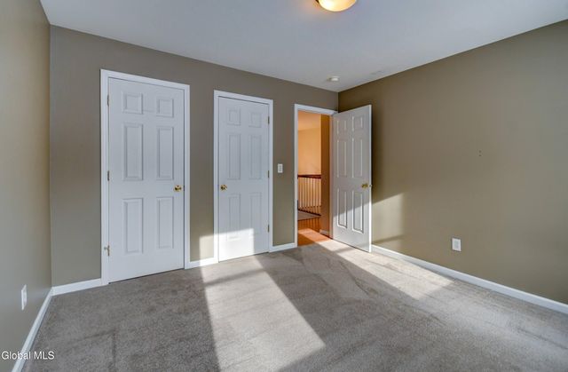 19 Christopher Way, Halfmoon, NY 12065