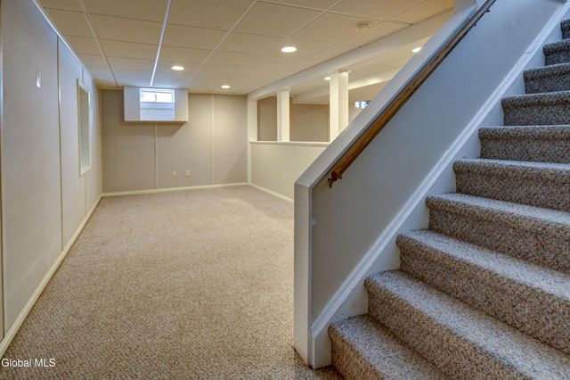 19 Christopher Way, Halfmoon, NY 12065