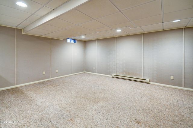 19 Christopher Way, Halfmoon, NY 12065