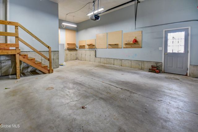 19 Christopher Way, Halfmoon, NY 12065