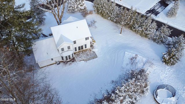 19 Christopher Way, Halfmoon, NY 12065