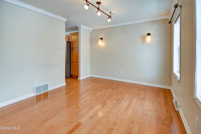 19 Christopher Way, Halfmoon, NY 12065