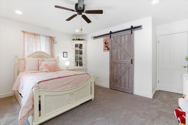 12 Crestview Lane, Lake Barrington, IL 60010