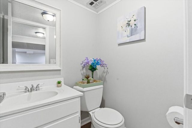 12 Crestview Lane, Lake Barrington, IL 60010