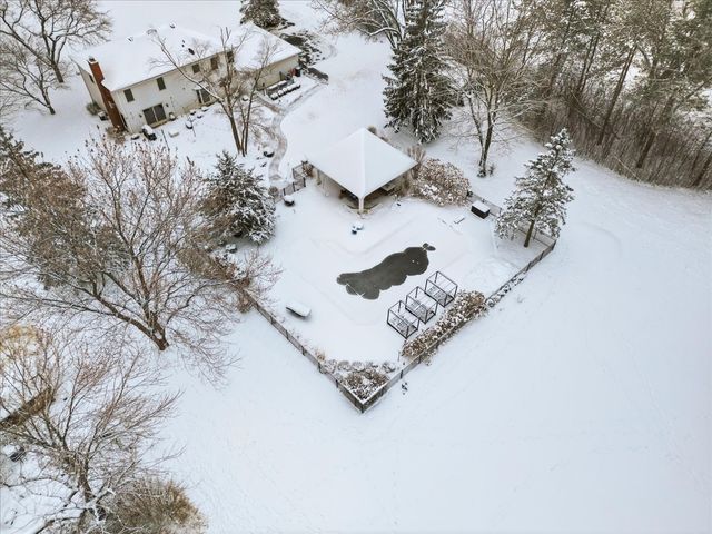 12 Crestview Lane, Lake Barrington, IL 60010